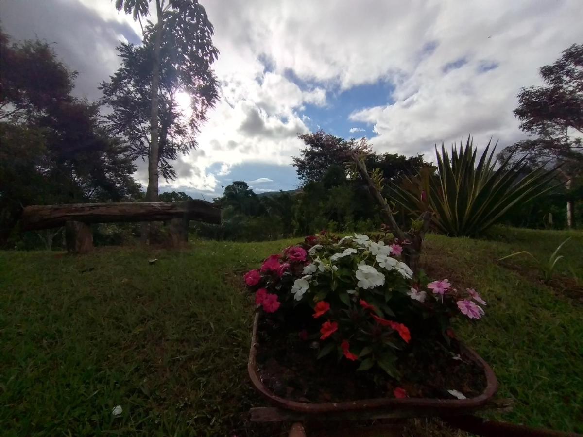 Pouso Da Siriema - Villa Bizuca ทีราเดนเจส ภายนอก รูปภาพ